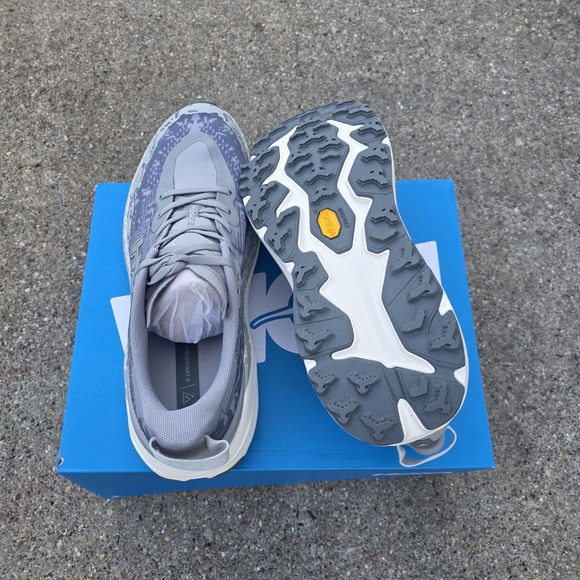 HOKA One Speedgoat 6 Sneaker  Men Size 10D - Picture 14 of 14